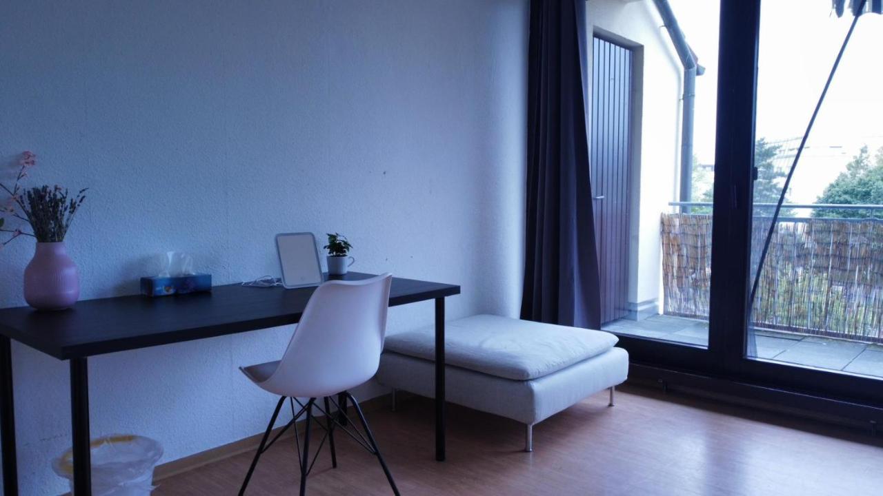 Budget Suite Mit Balkon - Privatzimmer In Wohnung - Netflix & Minibar Inklusive Koblenz  Ngoại thất bức ảnh