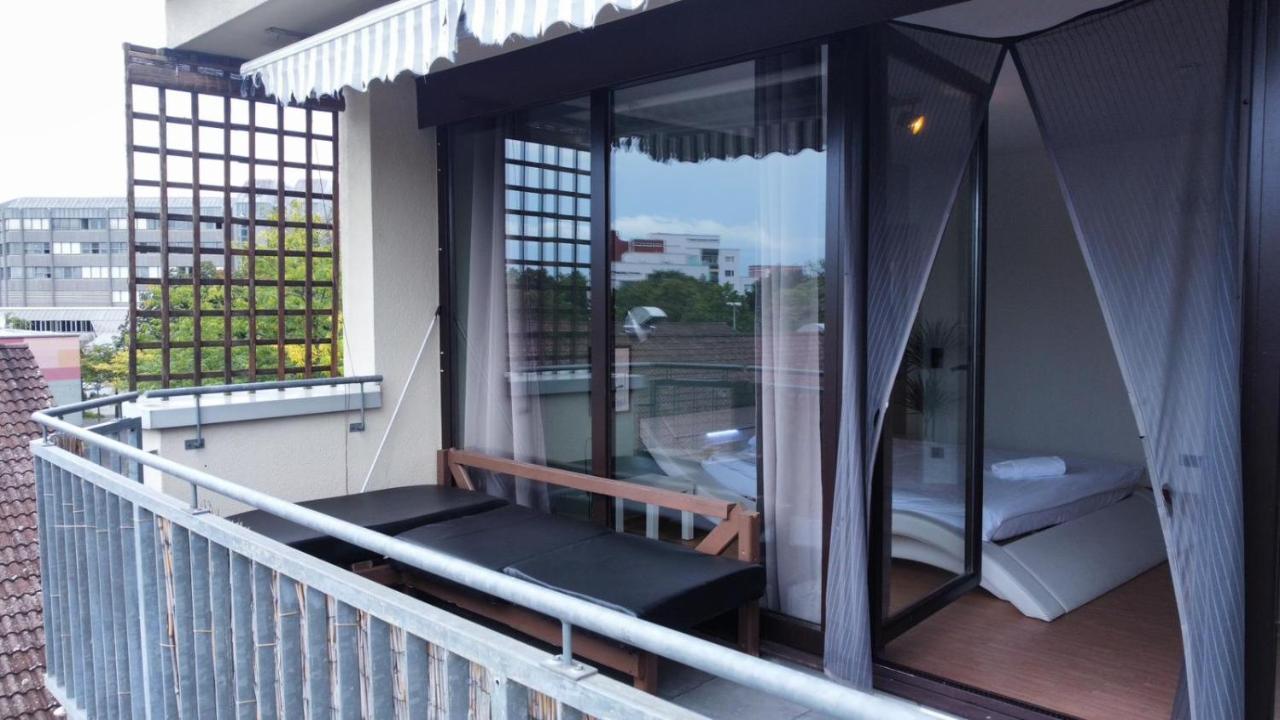 Budget Suite Mit Balkon - Privatzimmer In Wohnung - Netflix & Minibar Inklusive Koblenz  Ngoại thất bức ảnh